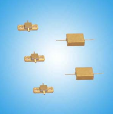  調諧二極管檢波器   0.1 - 18 GHz 